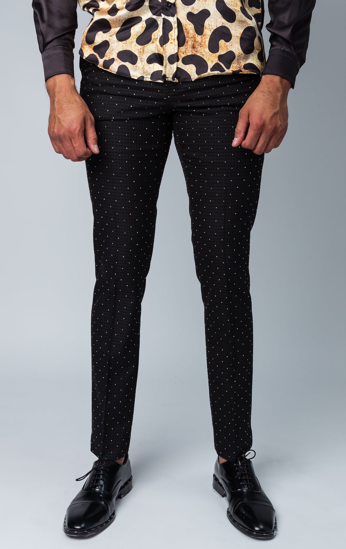 Elegant accessory with intricate patterns and sparkling crystals for a sophisticated look